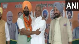 Former Akali Dal leader Ravikaran Singh Kahlon joins BJP